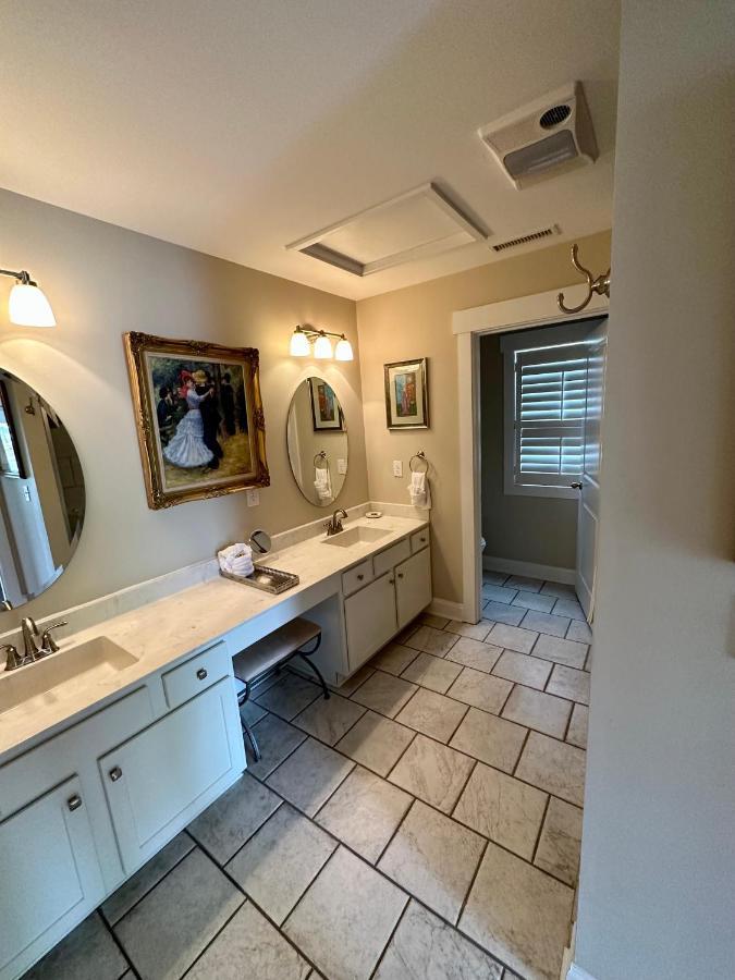 Cape Fear Vineyard And Winery Hotell Elizabethtown Exteriör bild