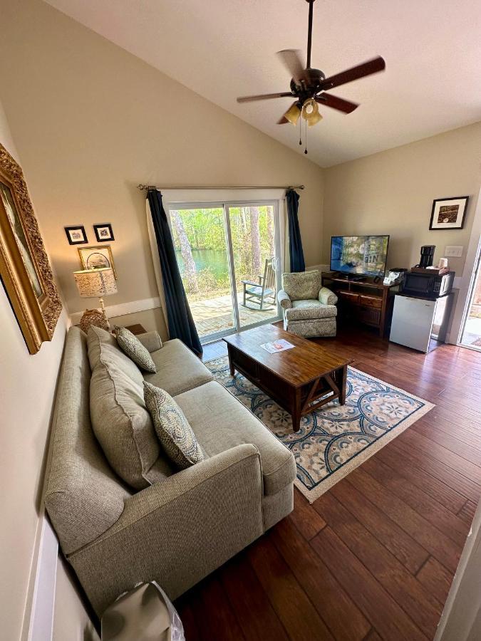 Cape Fear Vineyard And Winery Hotell Elizabethtown Exteriör bild