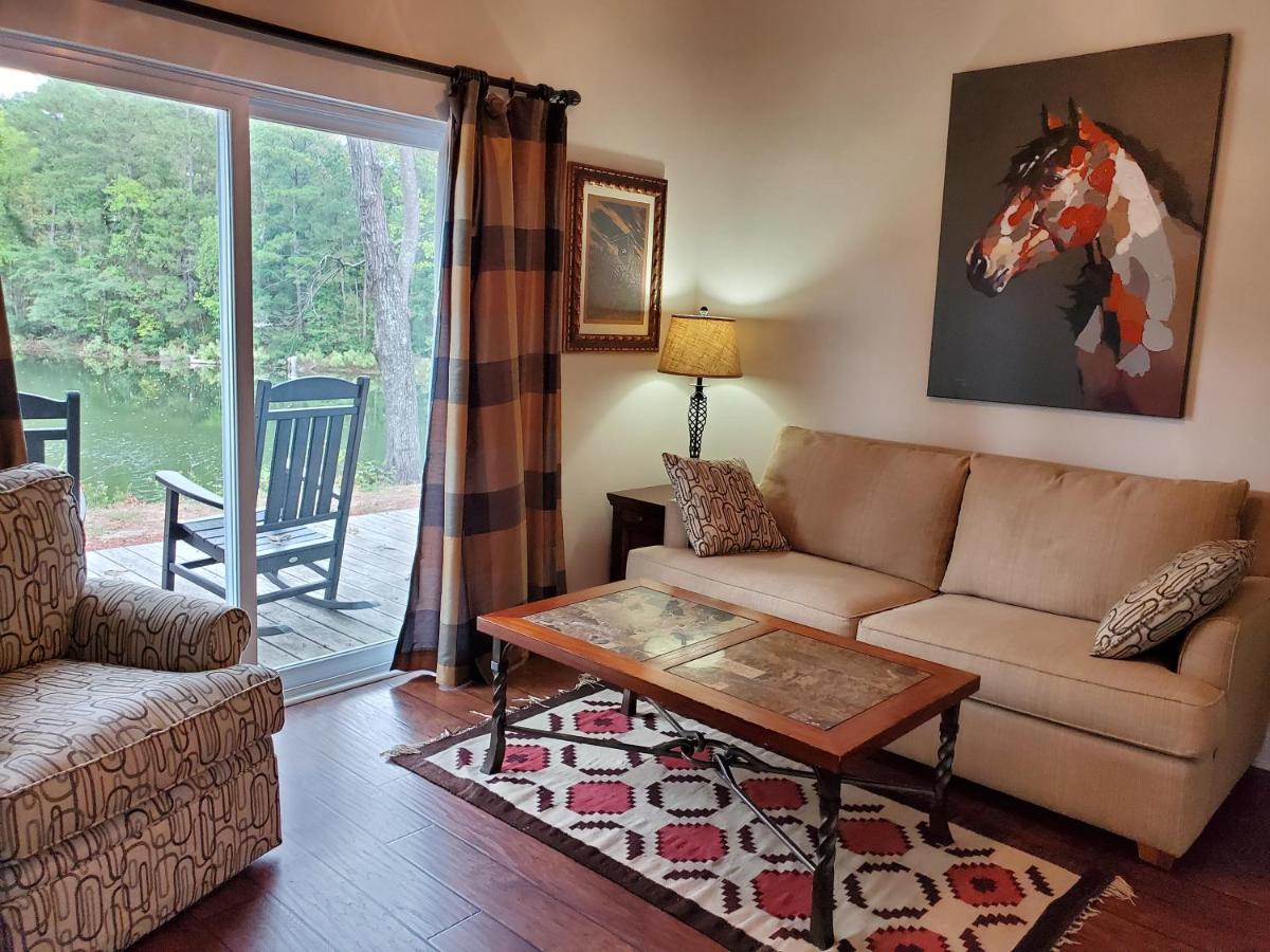 Cape Fear Vineyard And Winery Hotell Elizabethtown Exteriör bild