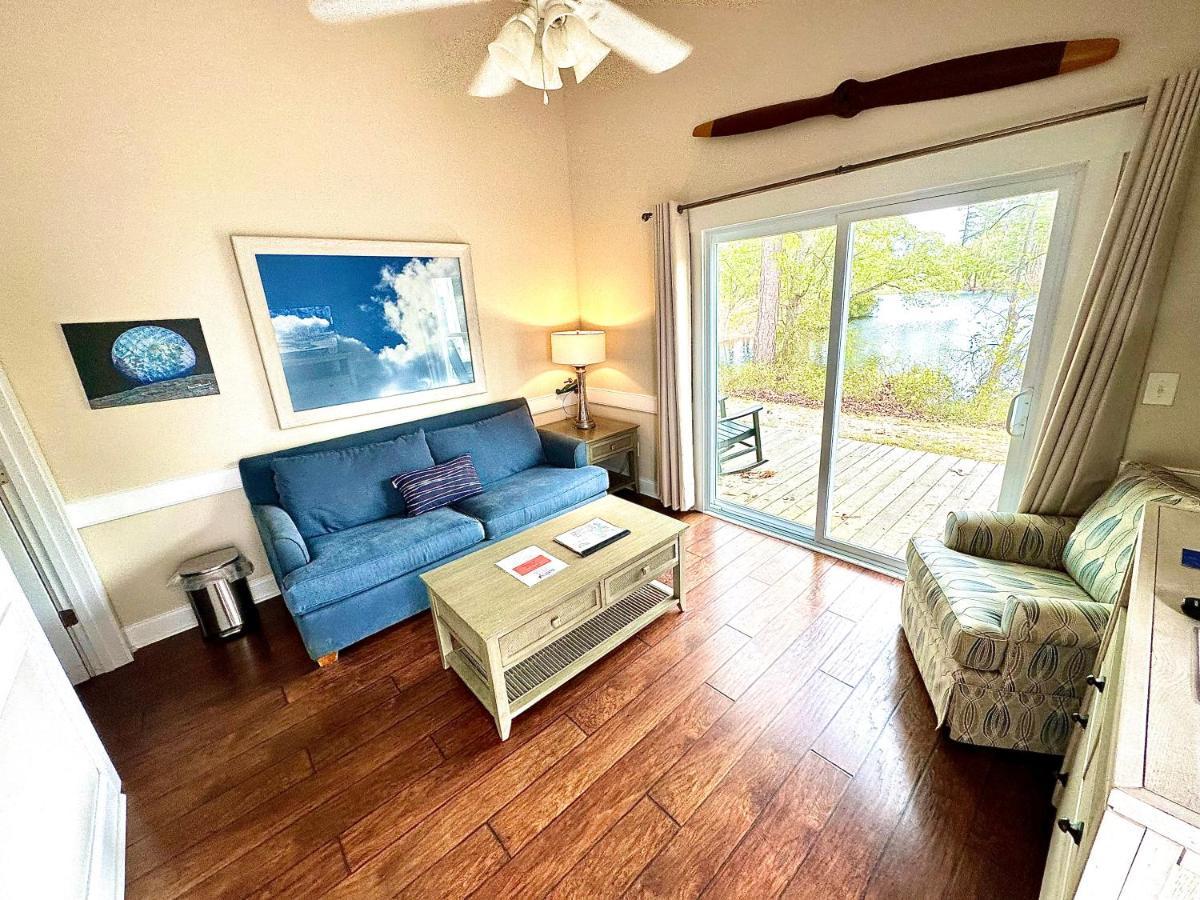 Cape Fear Vineyard And Winery Hotell Elizabethtown Exteriör bild