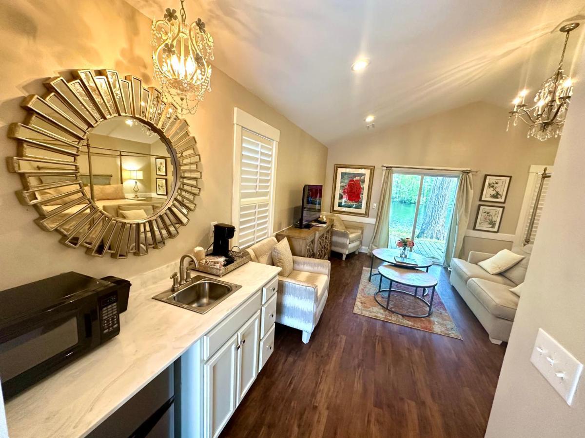 Cape Fear Vineyard And Winery Hotell Elizabethtown Exteriör bild